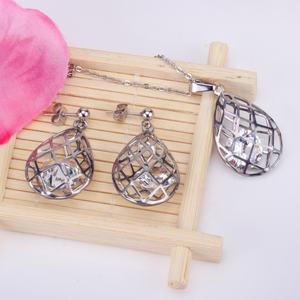 Conjunto de Joyería de Moda para Mujer, Collar y Aretes con Colgante de Lágrima de Acero Inoxidable Chapado en Oro de 18K y Circonita Cúbica - Product Image 3