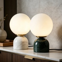Lampe de table au design nordique avec base en marbre, globe en verre givré, anneau doré, veilleuse, couleurs noir/blanc/beige, garantie de 3 ans