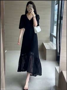 Vestido Negro Calado de Estilo Francés Dulce y Salado para Mujer, Estilo Reina - Product Image 6