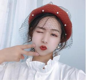 Boina francesa con velo de malla y perlas de fieltro de lana 100% para <span class=keywords><strong>mujer</strong></span>, gorro cálido de Color sólido, sombrero de artista para pintor, disfraces de fantasía, 10 colores - Product Image 6