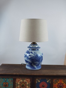 Giá mục tiêu màu xanh và trắng mô hình cổ điển nhỏ Đèn Gốm làng sáng lên - Product Image 2