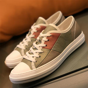 Chaussures en cuir décontractées pour hommes de Style britannique Tendance jeunesse avec hauteur à lacets augmentant et caractéristique imperméable à l'eau Correspondance des couleurs - Product Image 2