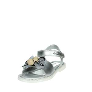 Sandalias Plateadas Gaelle Junior para Niñas con Decoración de Perlas y Correa Ajustable - Product Image 6