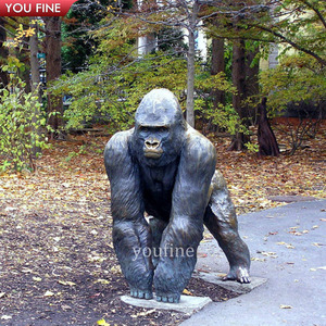 Scultura di Gorilla della statua della scimmia di marmo intagliata a mano degli animali di pietra nera del giardino all'aperto - Product Image 5