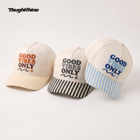 Casquette Snapback en Coton Respirant Personnalisée à Visière Courbée, Bicolore et Rayée, Idéale pour les Sports de Plein Air, les Voyages, la Plage et les Tenues Décontractées