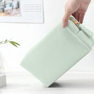 Women's Fashion Travel Cosmetic Bag PU Leather Waterproof <b>Makeup</b> <b>Case</b> with Custom Logo and Zipper - Product Image 1