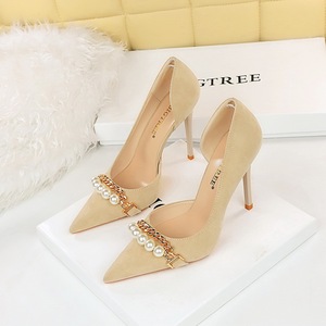 European and American Style Super High Heel Suede Shallow Mouth <b>Pointed</b> Pearl Metal Chain Side Hollow-out Single Shoes - Product Image 2