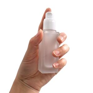 Flacon pompe carré transparent vide en verre de 15/30 ml pour fond de teint liquide, rechargeable, portable, MOQ 100 pièces, crème pour le visage - Product Image 4