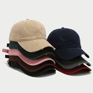 Casquette de baseball unisexe en sergé de coton lavé à 6 panneaux, avec impression en relief, design déchiré et courbé, style vintage sportif urbain, boucle métallique - Product Image 1