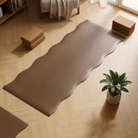Tapis de yoga en PU personnalisé en gros, base en caoutchouc naturel antidérapante, forme ovale ou rectangulaire pour le yoga et le Pilates