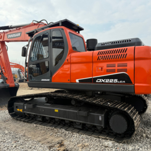 Excavatrice sur chenilles hydraulique Doosan DX225LCA d'occasion de haute qualité, 22,5 tonnes, DX225, équipement de grande machinerie d'occasion - Product Image 1