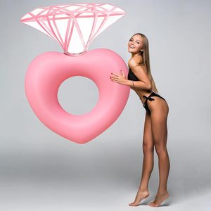 Flotador inflable con forma de corazón de diamante rosa para mujer, flotador de piscina novedoso de PVC - Product Image 1