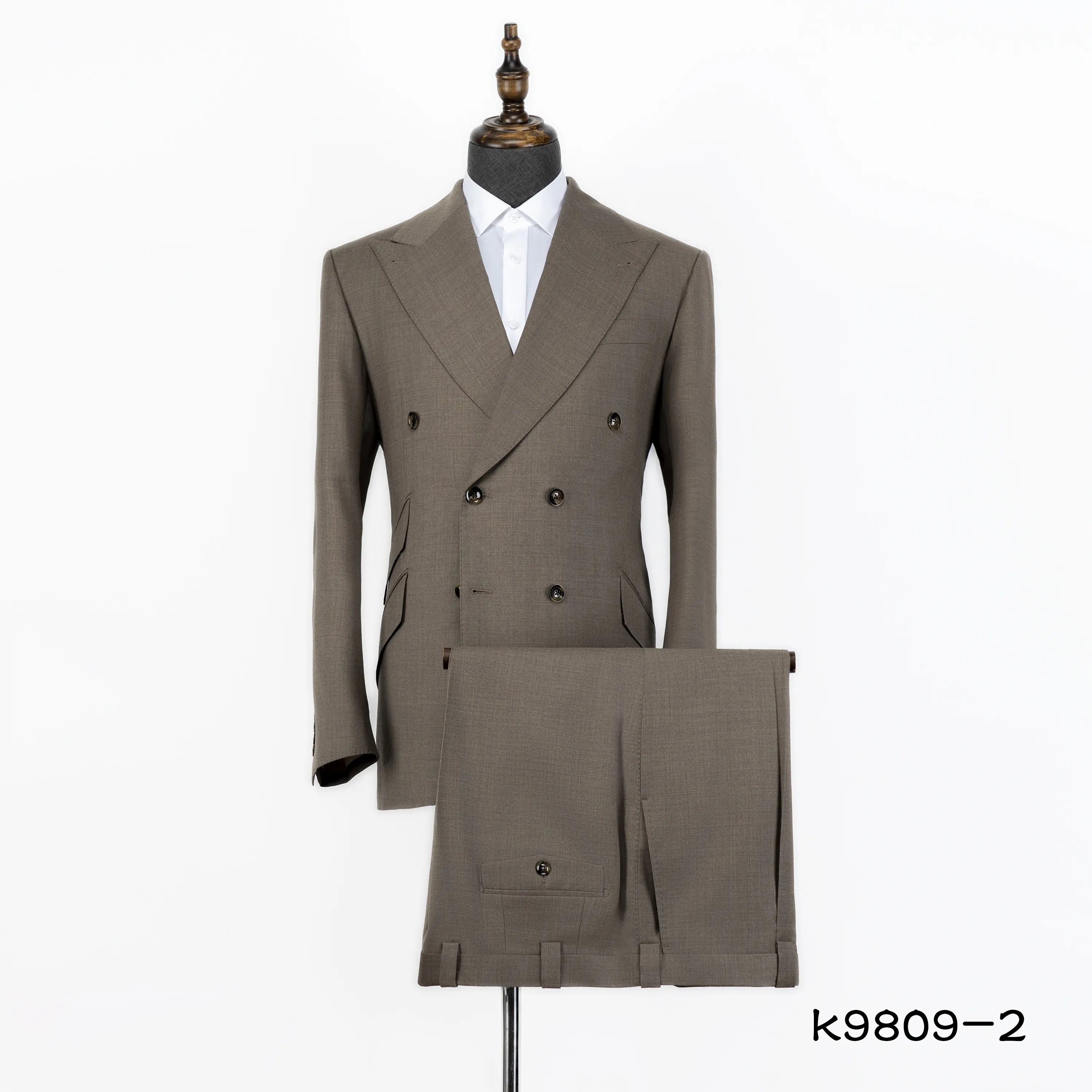 Latest Wholesale High quality Khaki Plus Size Business Groom Custom Bespoke Tailor Suits
