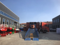 Rampe de chargement de marchandises de 8 tonnes, niveleur de terminal de conteneurs, plateforme élévatrice pour camion, rampe de chargement pour chariot élévateur, pont d'accès mobile