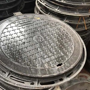 Moldes de Hierro Fundido Certificados CE, Cubiertas para Zonas Peatonales que Cumplen con la Norma EN124 - Product Image 1
