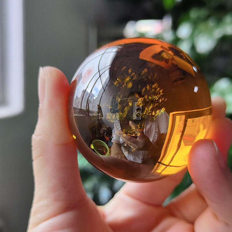 สีเหลืองทอง