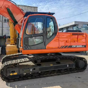 รถขุดตีนตะขาบมือสอง DOOSAN DX225LC DX225 22T 20 ตัน จากเกาหลี กำลังขุดแรง ทนทาน มีสินค้าในสต็อก ได้รับการรับรองมาตรฐาน CE ยี่ห้อ Daewoo - Product Image 1