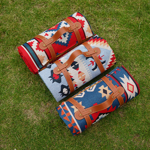 แผ่นรองปิกนิกแบบหนา ทนความชื้น ใช้ได้ทั้งในบ้านและนอกบ้าน เหมาะสำหรับปิกนิก ตั้งแคมป์ และเป็นพรมปูพื้นสำหรับเด็กคลาน - Product Image 3