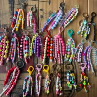 Porte-clés en perles colorées à faire soi-même, fait à la main, pour enfants, breloques pour sac d'école, pendentif mignon en forme de cœur, nœud, fleur, pompon, cadeaux pour filles