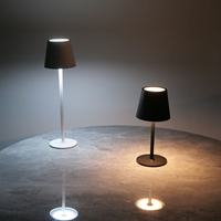 Lampe de bureau LED moderne professionnelle à prix réduit, lampe de table sans fil rechargeable en métal, portable, idéale pour le bureau et l'étude