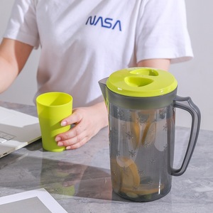 <b>Large</b> Capacity Plastic Water Pitcher Jug Heat Resistant Food Grade BPA Free PP Colorful for Home Restaurant Outdoor Party - Product Image 3