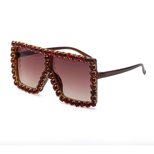Nuevas Gafas de Sol de Montura Grande para Mujer 17059 con Pedrería, Lentes de PC con Protección UV400, Estilo Europeo Moderno - Product Image 3