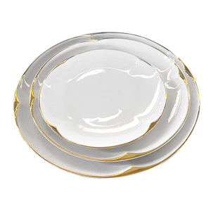 Assiettes en céramique blanches de luxe élégantes à bord doré pour la maison, ensemble de vaisselle irrégulière en porcelaine de haute qualité pour la vente en gros - Product Image 5