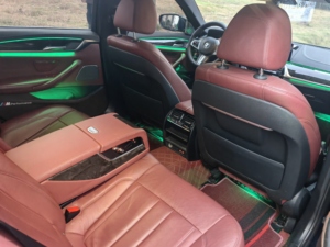 <span class=keywords><strong>BMW</strong></span> 530Li XDrive M Sport 2.0T Turbo Manual Usado 2020, Asientos de Cuero Izquierdos, Interior Negro y Rojo, 30000KM, Equipamiento Completo, Bien Mantenido - Product Image 6