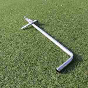 Piqueur et pique-poteaux manuel robuste en acier galvanisé pour une installation au sol efficace - Product Image 3