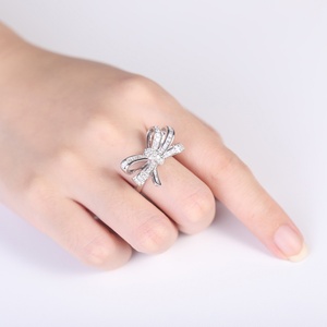 Sun Star Design de bijoux élégant, bague de fiançailles en or blanc 18 carats avec diamant taille brillant SI1, nœud papillon, pour femmes, plaqué rhodium - Product Image 4