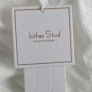 럭셔리 사용자 정의 로고 의류 스윙 교수형 태그 특수 용지 핫 스탬핑 교수형 태그 질감 종이 인쇄 선물 <span class=keywords><strong>Tags</strong></span> - Product Image 4