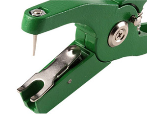 Nuovo dispositivo di controllo animale in metallo con vendita a caldo pinze per etichette auricolari - Product Image 3