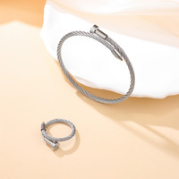 Brazalete con Tachuelas Estilo Cable, Inspirado en Instagram, Moderno, Chapado en Oro de 18k, Acero Inoxidable, No Pierde el Color, Unisex