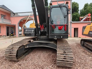 Excavadora Volvo EC240DL de alta eficiencia de segunda mano Excavadora usada de 24 toneladas | Excavadora hidráulica confiable sobre orugas para movimiento de tierras - Product Image 2