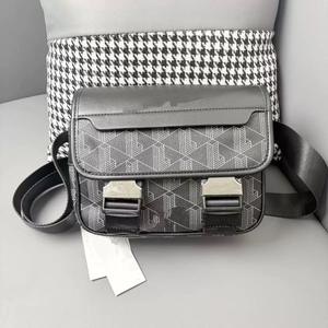 Locoste Erkek Vintage Çapraz Askılı Omuz Çantası Küçük PU Deri Kese Özel Harf Düğme Nakışlı Şık Stil Yaz Modası - Product Image 2