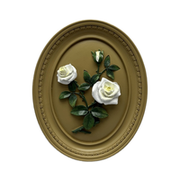 Sculpture murale ovale vintage en résine, art mural floral peint à la main, décoration murale unique en relief floral antique pour couloir et salon