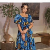 Vente en gros Nouvelle ceinture grande taille à la mode Robe ample à manches courtes avec impression de plumes pour femmes