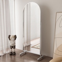 Miroir sur pied moderne en acier inoxydable, arqué, pleine longueur, avec roulettes, pivotant à 360°, angle réglable, pour boutique