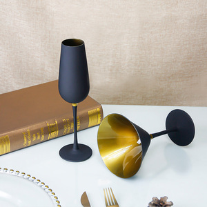 Ensemble de tasses à pied haut sablé tableau noir mat classique créatif verre à Cocktail <span class=keywords><strong>Champagne</strong></span> noir et conception de tasse à lait - Product Image 5
