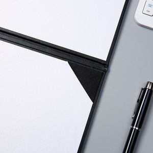 Porta Diplomas Personalizado de Cuero PU y Cartón, 2 Caras, Tamaño Carta, Carpeta para Certificados con Logotipo en Lámina Plateada - Product Image 3