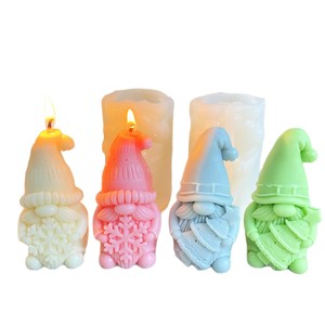 Molde de Silicona Antiadherente HY de 17 Piezas con Forma de Árbol de Navidad y Copo de Nieve para Hacer Velas y Yeso - Product Image 1