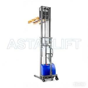Stoccatore Semielettrico con Batteria al Piombo, Montante a 2/3 Stadi, Altezza di Sollevamento 1.6m-3.5m, <span class=keywords><strong>Dimensioni</strong></span> Forche 1220x125x50mm - Product Image 3