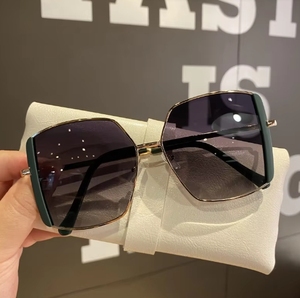 European American Women's Sunglasses with <b>Large</b> <b>Frame</b> Slim Face Street Photography Trendy TR Circle Imprinting New Release - Product Image 5