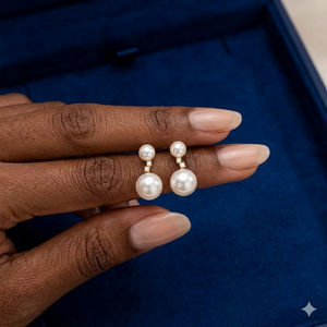Boucles d'oreilles pendantes élégantes en perles, bases en argent plaqué or 18 carats, ornées de perles brillantes et d'un ensemble de zircons étincelants - Product Image 3