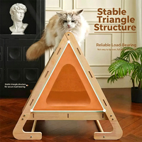 Lit pour chat triangulaire fermé en bois massif avec griffoir en sisal intégré, style tente, pour toutes les saisons