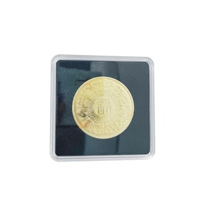 Boîtier de présentation carré en acrylique sur mesure pour jetons de défi, avec logo couleur personnalisé, support transparent pour jetons de 2 pouces - Product Image 1