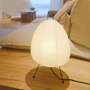 Lampada da tavolo moderna fatta a mano in carta di riso bianca lampada da terra in metallo con base in metallo