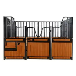 Étable de luxe en métal avec cadre en acier pour porte d'entrée d'écurie de ferme en PVC pour chevaux