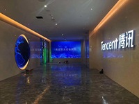 Affichage LED sphérique transparent P3.91 7.81 mm, affichage LED en forme de boule utilisé pour les musées, les grands centres commerciaux, la publicité, les expositions