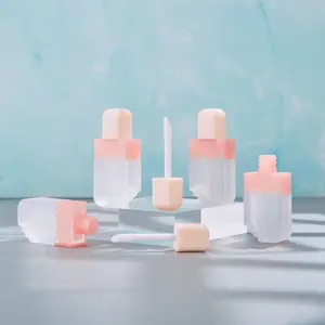 Tubi per lucidalabbra in plastica con etichette private opache a forma di gelato rosa da 5ml